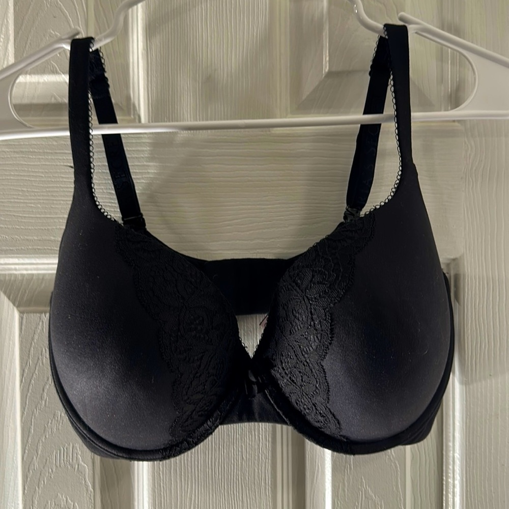 Victoria’s Secret Perfect shape Bra Size 34DDD